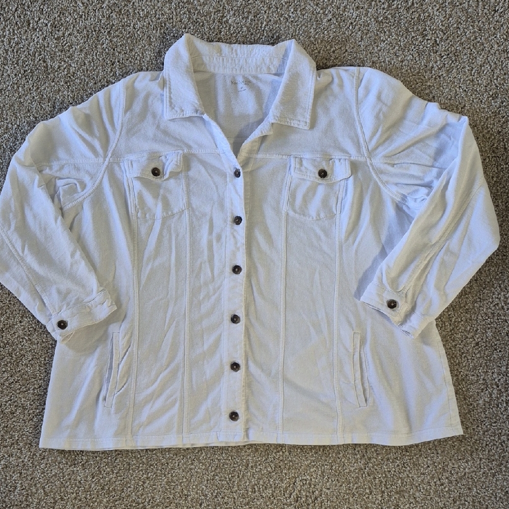 Women's White Button-Up Top